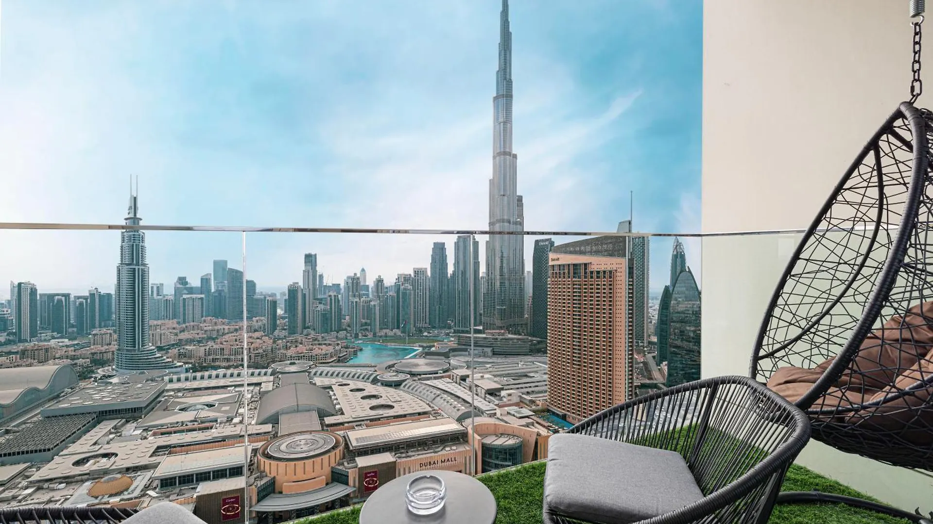 Stunning Burj Views New Luxe 2Br Dubai Mall Access