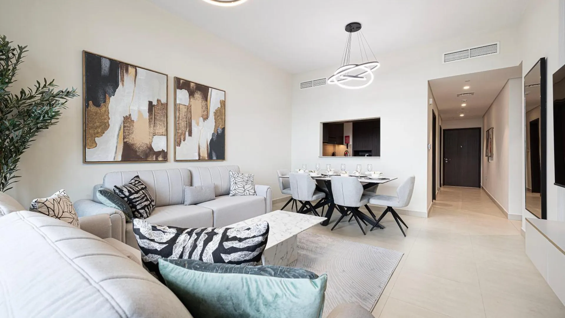 Stunning Burj Views New Luxe 2Br Dubai Mall Access United Arab Emirates