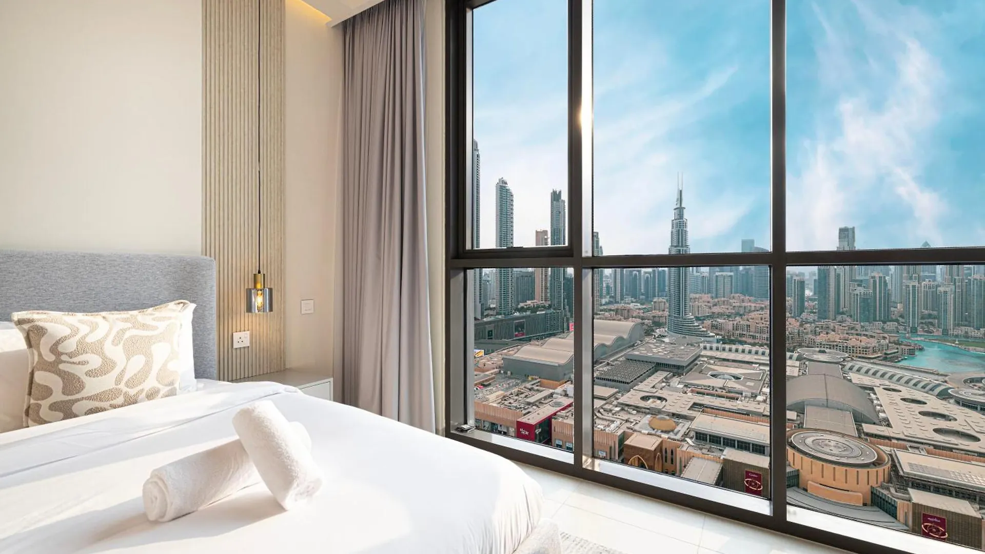Apartment Stunning Burj Views New Luxe 2Br Dubai Mall Access United Arab Emirates