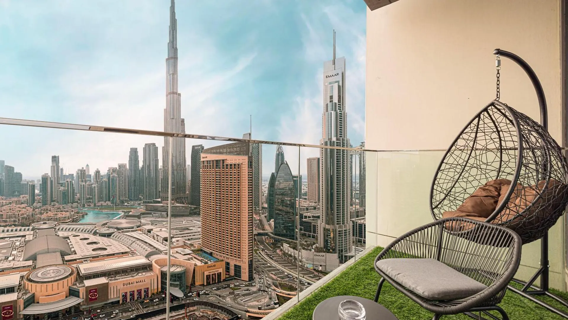 Apartment Stunning Burj Views New Luxe 2Br Dubai Mall Access