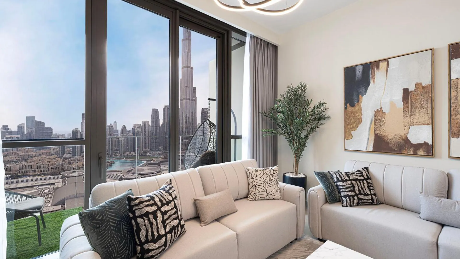 Apartment Stunning Burj Views New Luxe 2Br Dubai Mall Access
